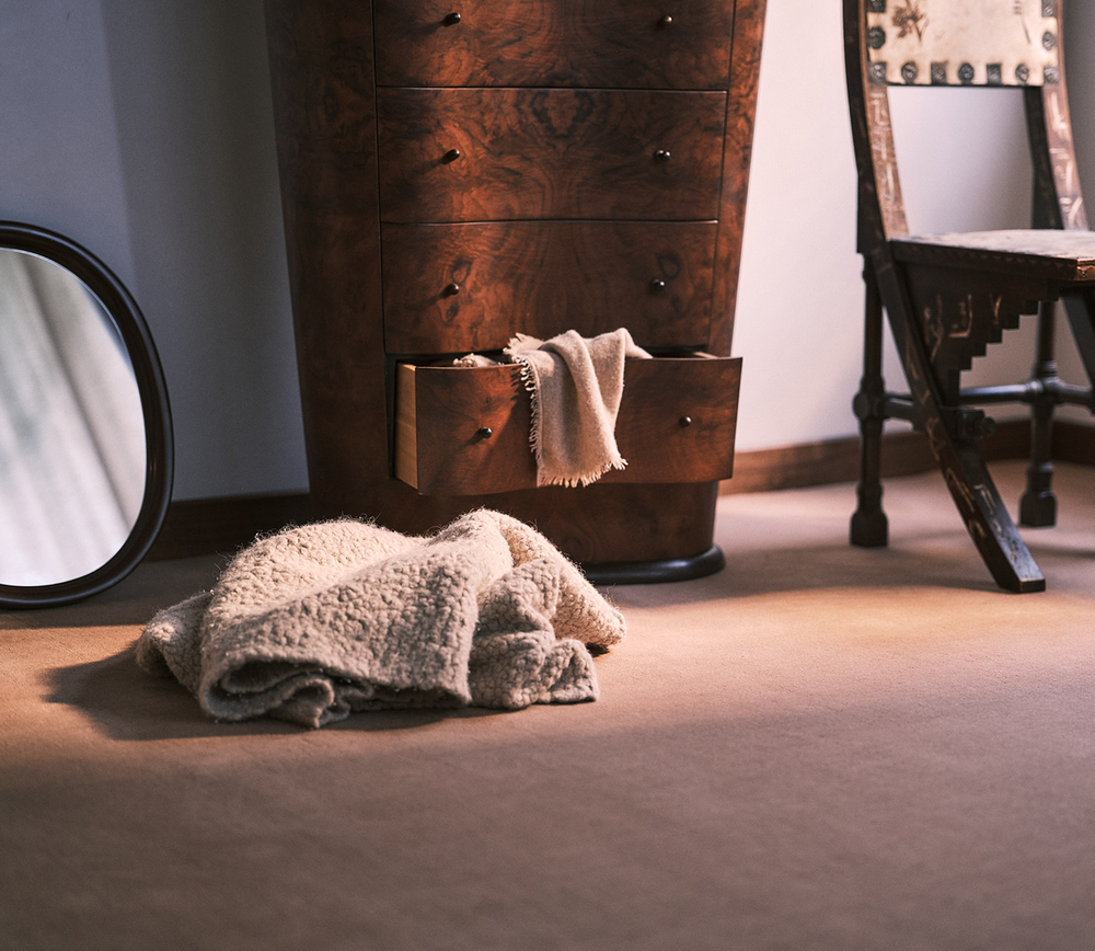 Cut pile wool in blush